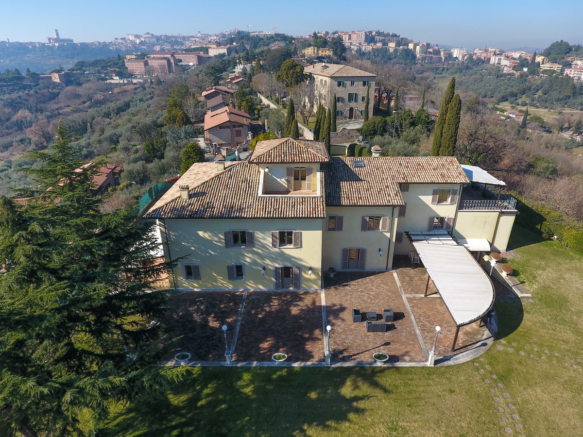 Restored Farmhouse Villa Monteluce, Perugia, Umbria, Italy