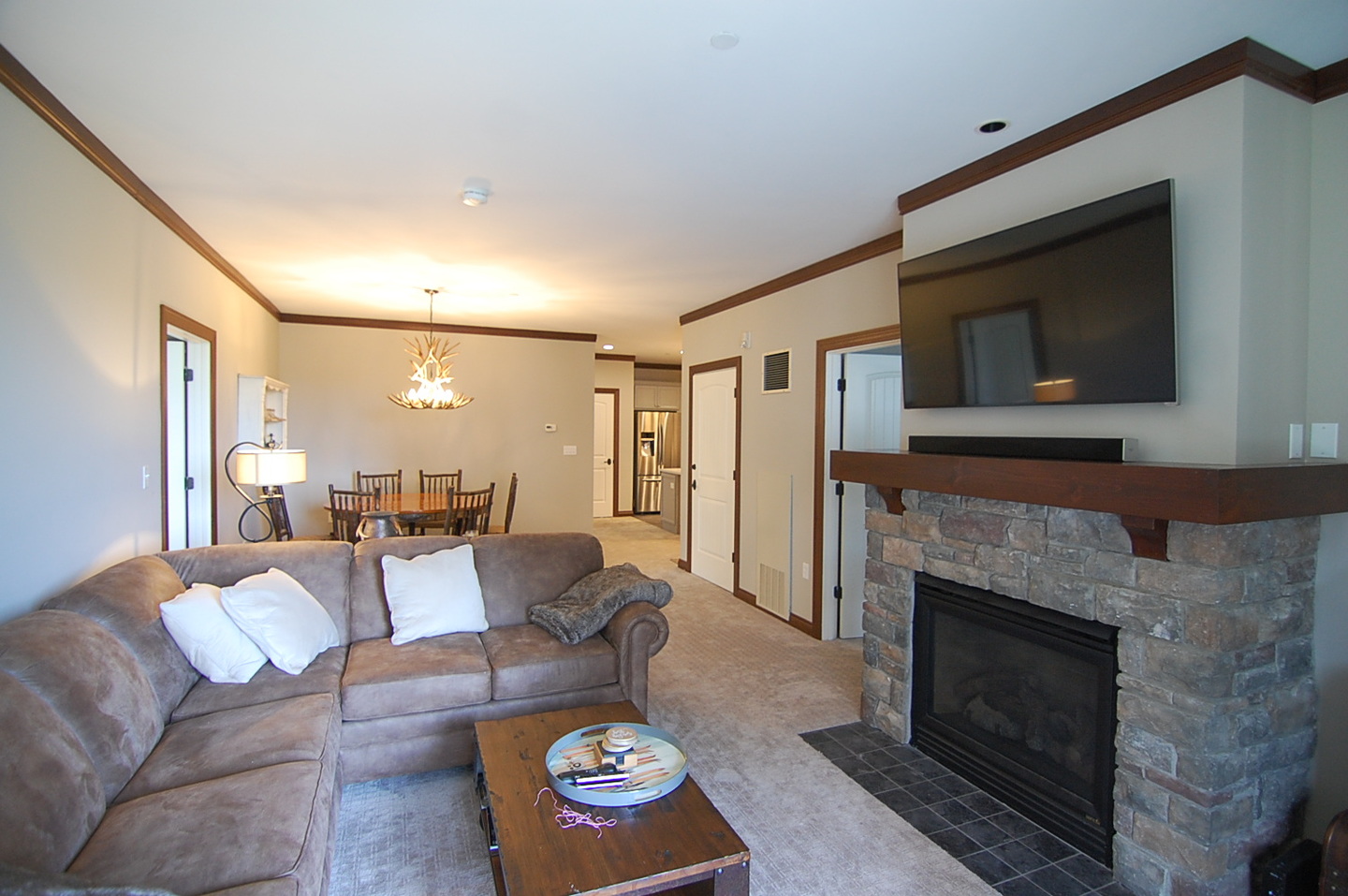 RB3 Rising Bear Condo 3 Bedroom, 2 Bath, Stratton Mountain Resort