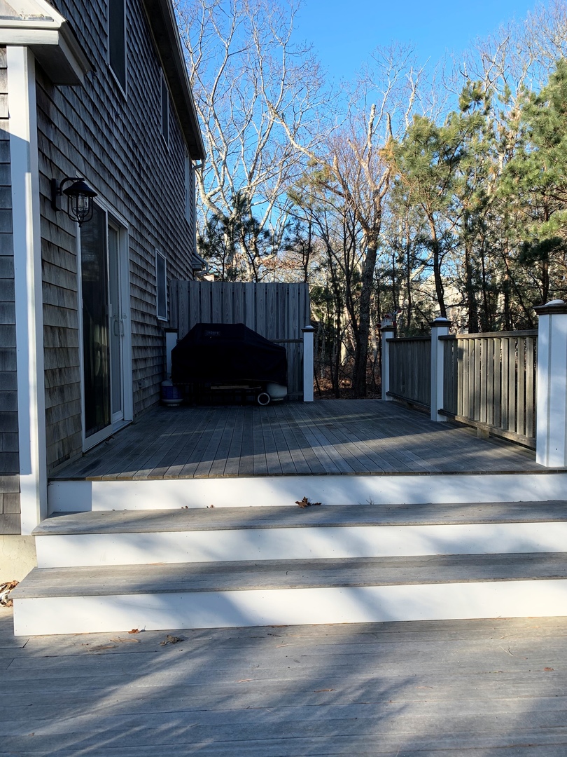 Sold 21 Windsor Drive, Edgartown, MA 02539 799,000