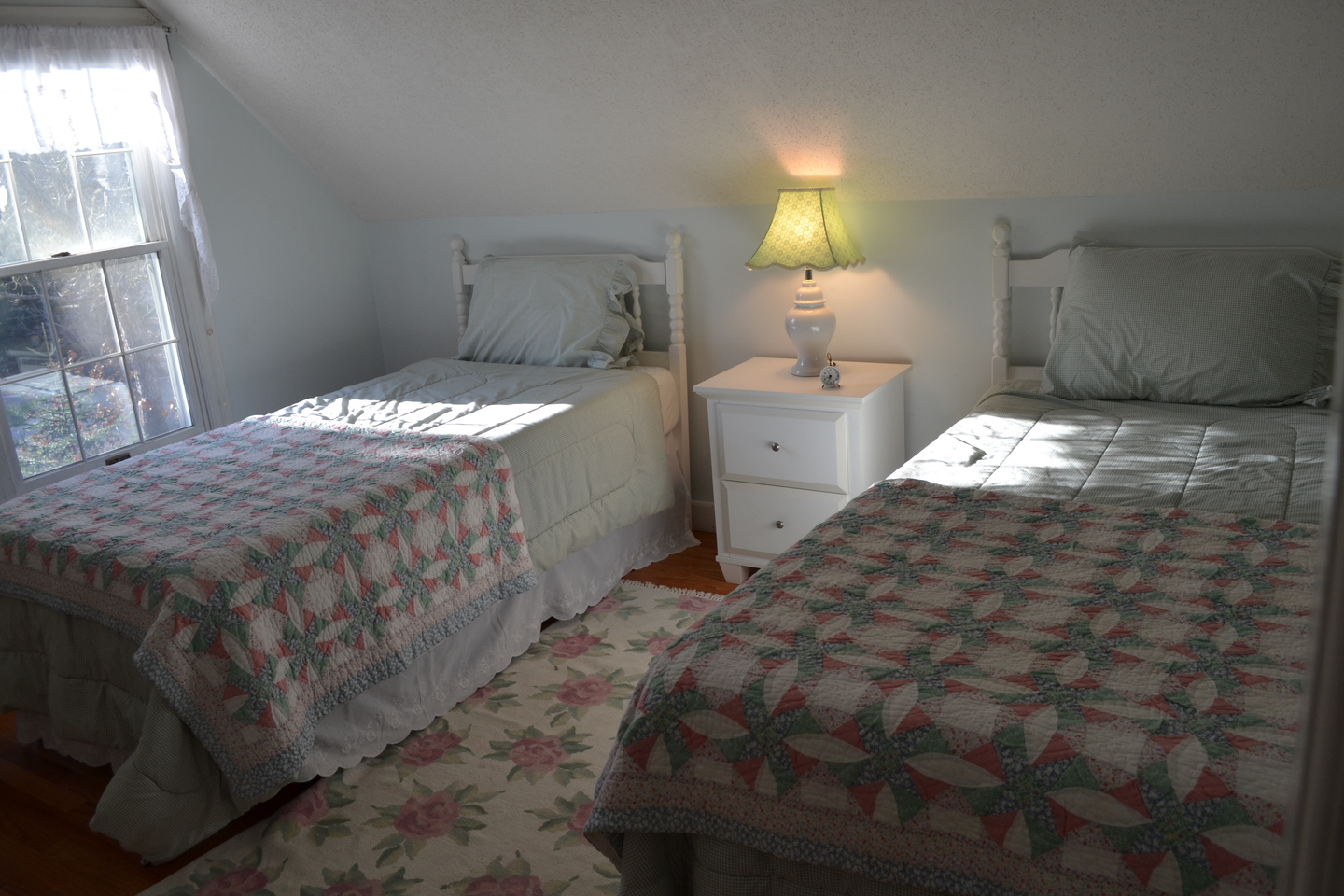 Sold 21 Windsor Drive, Edgartown, MA 02539 799,000