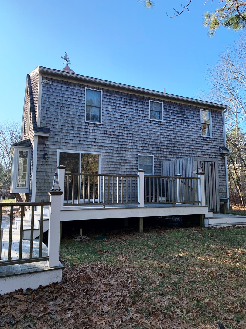 Sold 21 Windsor Drive, Edgartown, MA 02539 799,000