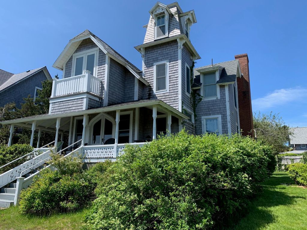 Oak Bluffs, MA Office & Realtors Ocean Park Rentals