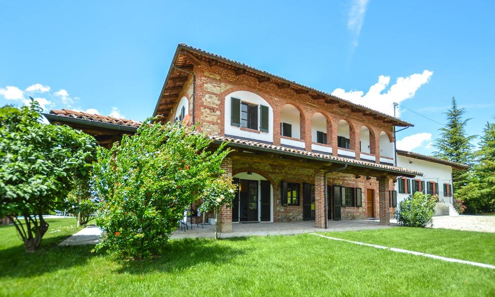 For Sale: Luxury Villa With Pool In The Langhe, Piedmont, Piedmonte ...