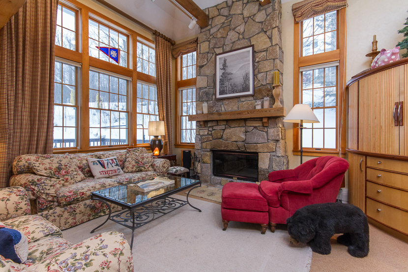 SBR3 Trailside 4 BR Condo Ski Directly On And Off Old Log Road