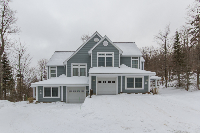 SBR3 Trailside 4 BR Condo Ski Directly On And Off Old Log Road