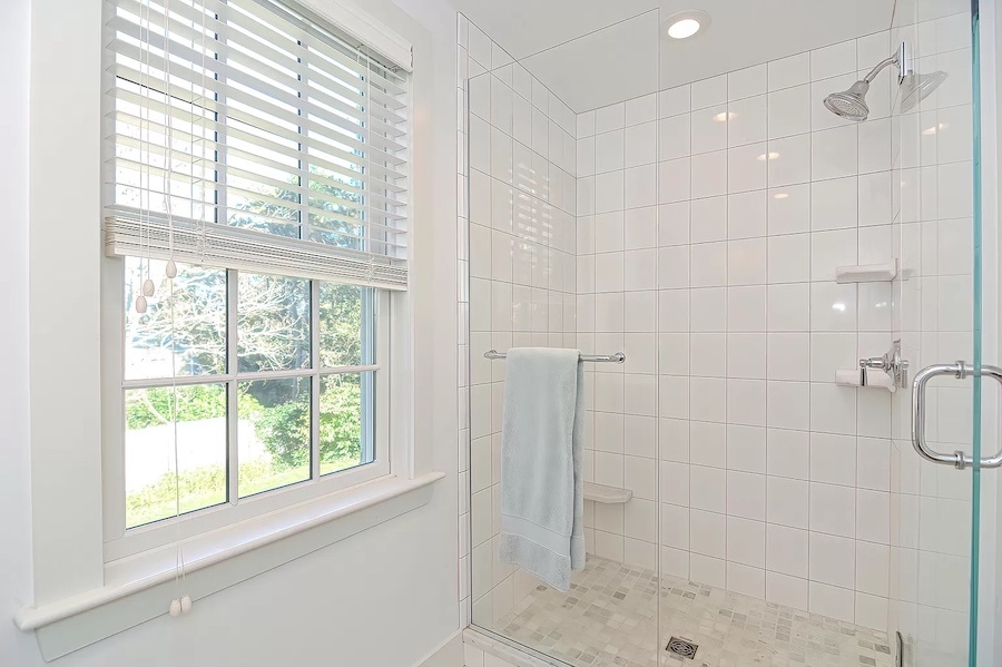 For Lease 486 Crowell Road, Chatham, MA 02650 3 Beds / 2 Full Baths