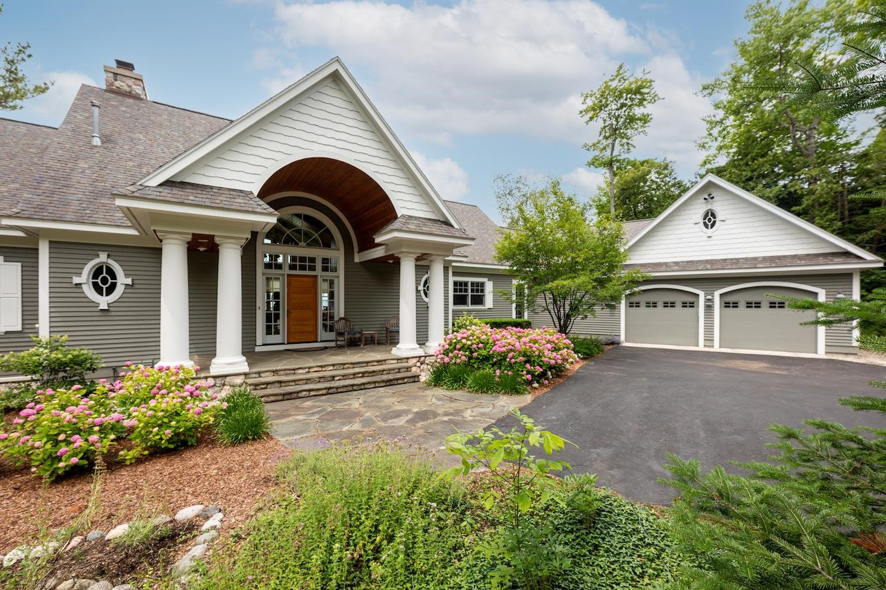 Molly McManus Grand Rapids Greenridge Realty, Inc.